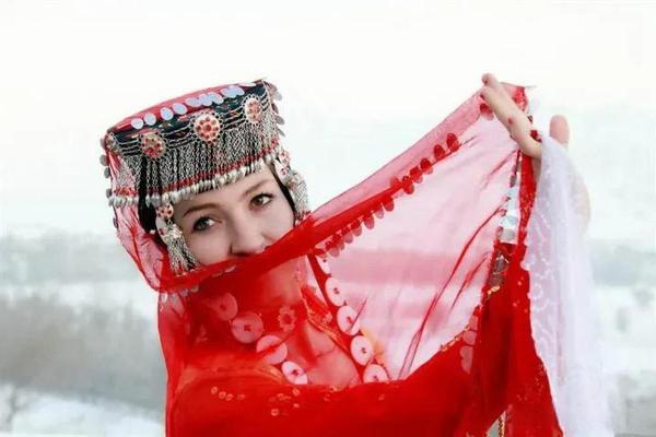 塔吉克族的传统节日和风俗习惯有哪些？