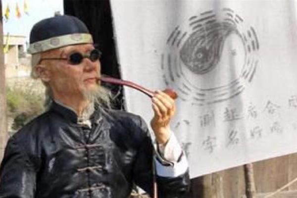 算命先生说命硬的男人 算命先生说命硬的男人