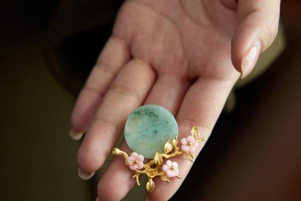 人像胸针风水 人像胸针风水