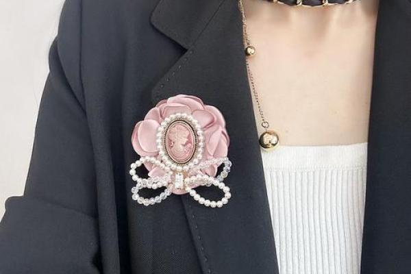 人像胸针风水 人像胸针风水