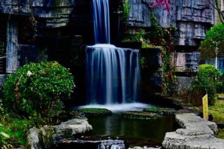 门口有瀑布风水