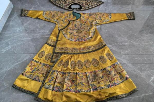 古旧龙袍风水摆放