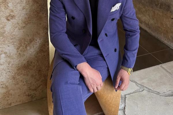 哪个星座的男生适合穿西装