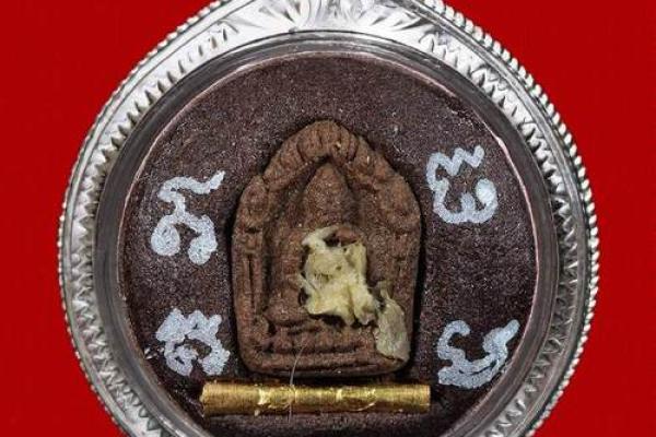 阴牌招桃花  算命中的阴桃花