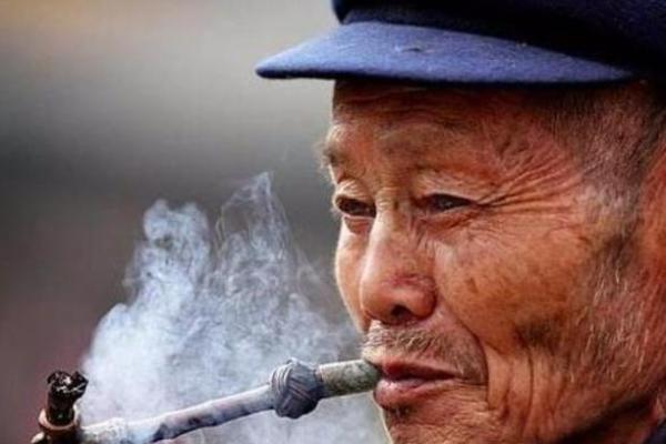 算命的抽烟 算命的抽烟