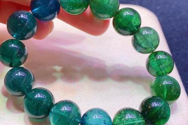 绿碧玺适合什么星座的人