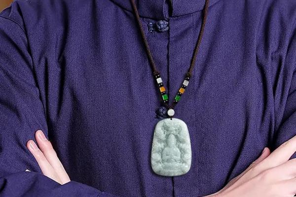 男士佩戴观音吊坠到底好不好呢 男士佩戴观音吊坠到底好不好呢