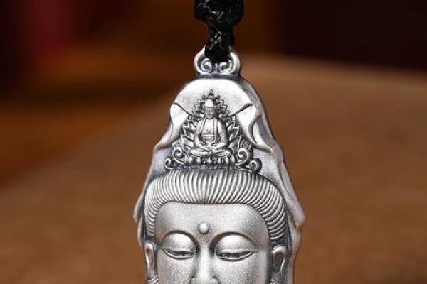 男士佩戴观音吊坠到底好不好呢 男士佩戴观音吊坠到底好不好呢