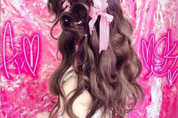 12星座的头发怎么扎高马尾