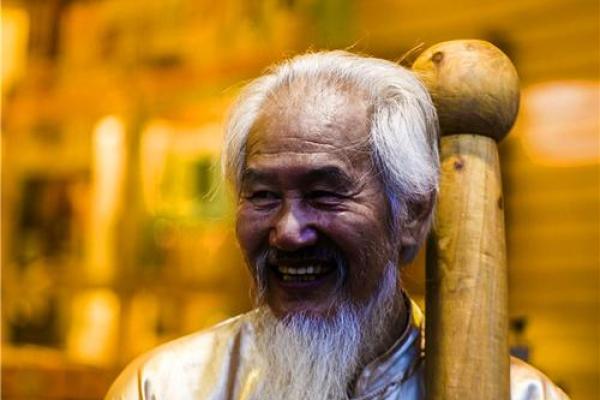 桂林阳朔西街算命先生