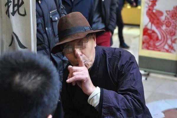 能不能信大街上算命的女人