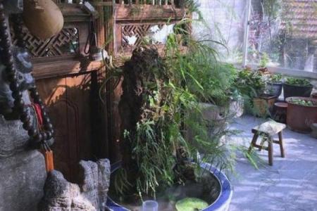 风水农村房子里床头是水缸