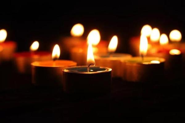 每年算命说有一天不能见人 每年算命说有一天不能见人