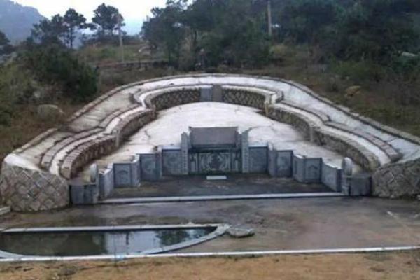 坟墓风水正前方不可以有什么? 坟墓风水正前方不可以有什么?