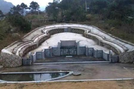 坟墓风水正前方不可以有什么？