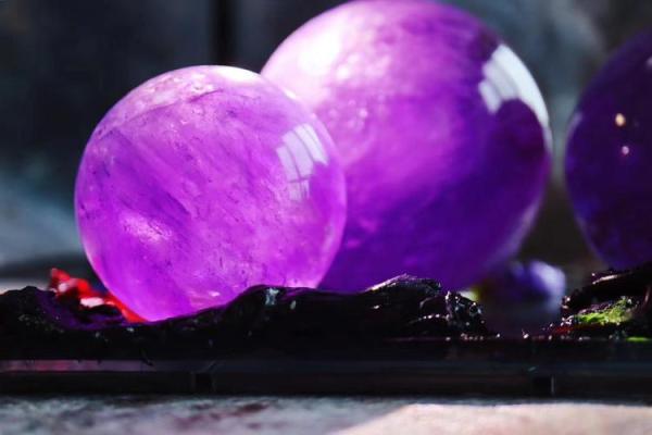 水晶球的风水作用 紫色水晶球的风水作用