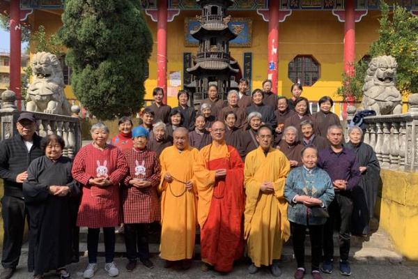 拉萨哪些寺庙可以算命看病