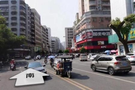 十字路口公路的房子风水
