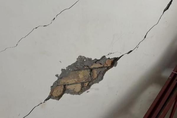 风水房子墙体裂缝