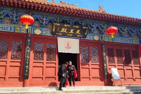 郑州寺庙外面有算命的么