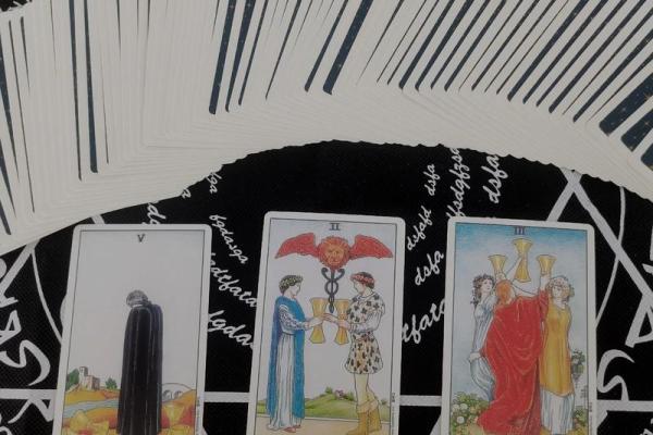 塔罗测试能否相亲遇到他？