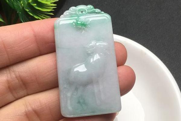 我属鸡算命的让我戴羊玉佩好吗 我属鸡算命的让我戴羊玉佩好吗