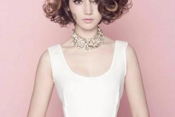 代斯的个人资料 是什么星座