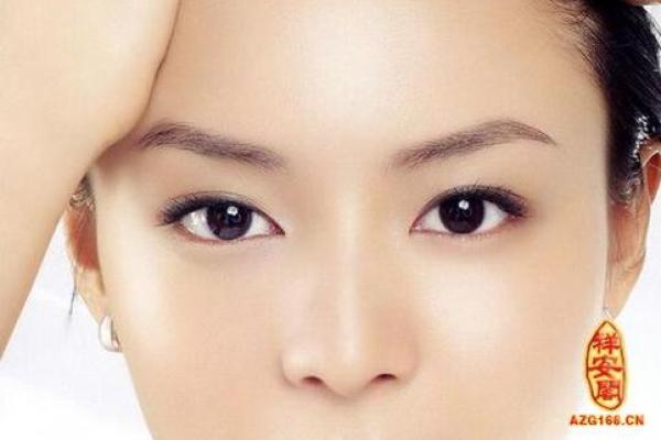 倒八字眉,眉毛上扬将军眉