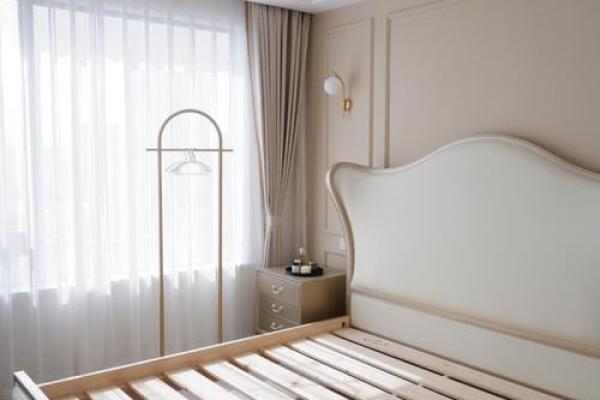 实例中，卧室窗帘风水旺的颜色