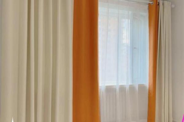 实例中，卧室窗帘风水旺的颜色