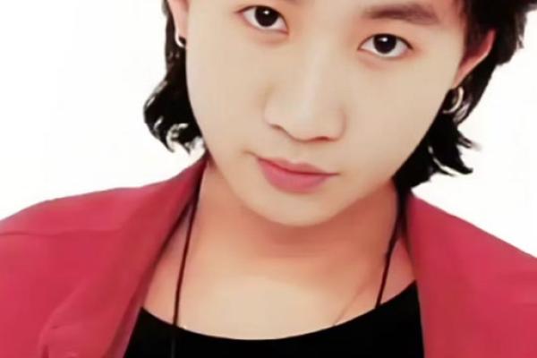 八字黄家驹 八字黄家驹