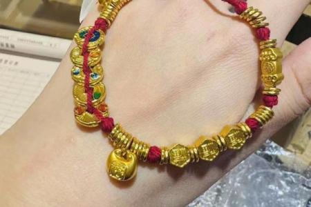 八字土多的人佩戴什么饰品呢