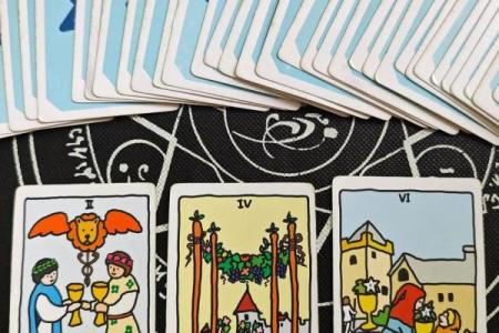 塔罗测试他想和你做恋人还是朋友 你们应该做恋人还是朋友