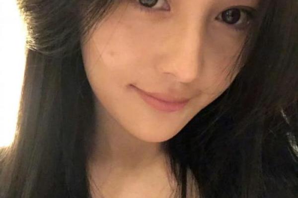 八字看哪些女孩是素颜美女