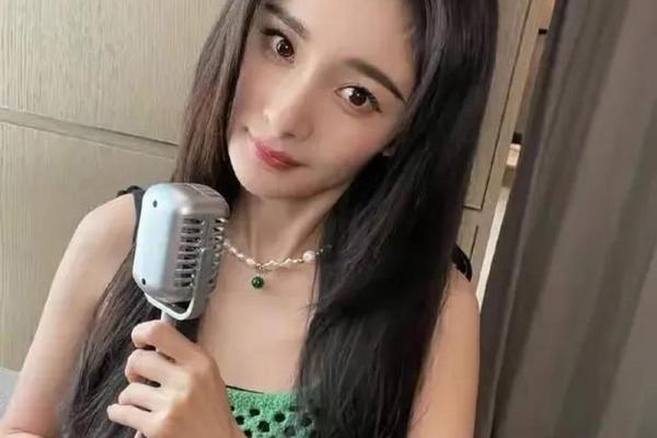 杨幂八字命理分析